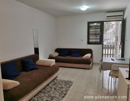 APARTMAN VLADO , privatni smeštaj u mestu Bečići, Crna Gora - IMG-fd4ea2e21cdf3f5ee04734b1653d5844-V